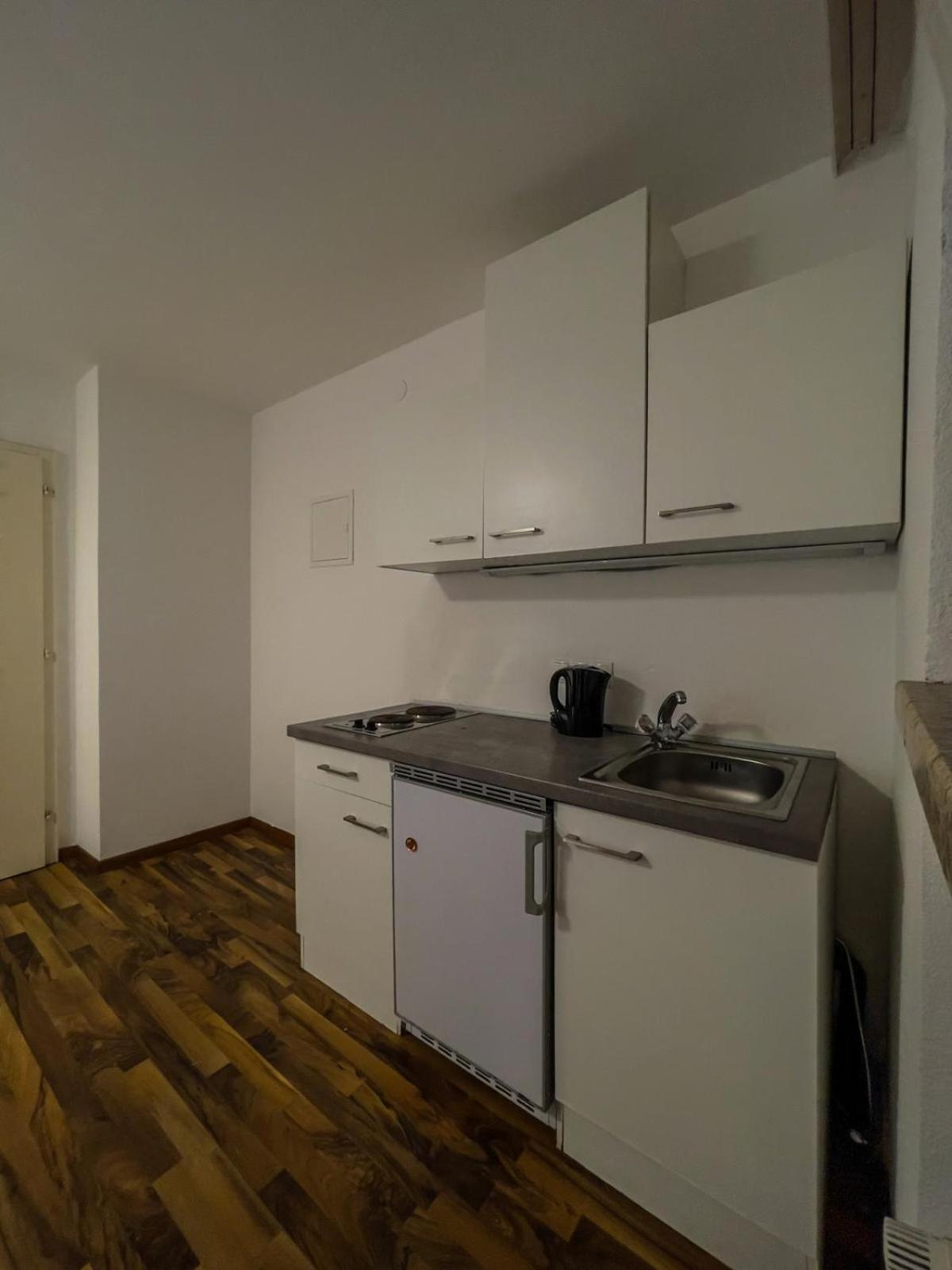 Budget Studio - 2 Einzelbetten - Parkplatz Dornbirn Bagian luar foto
