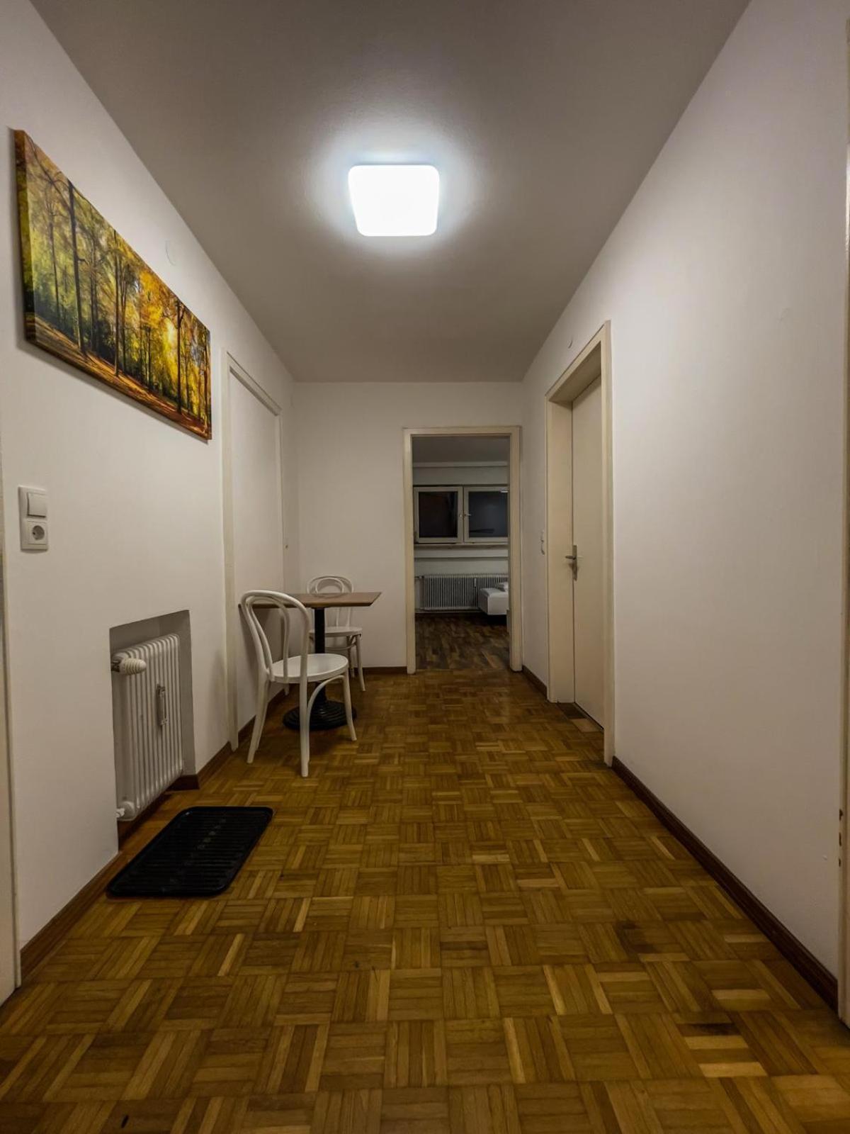 Budget Studio - 2 Einzelbetten - Parkplatz Dornbirn Bagian luar foto